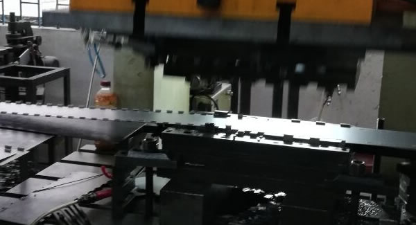 客戶滿意，長合頁，屏風(fēng)合頁，重型合頁等東莞合頁，東莞鉸鏈訂單增多