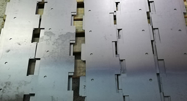 廣有五金專業(yè)生產(chǎn)長(zhǎng)合頁(yè)、焊接合頁(yè)、重型合頁(yè)等特殊合頁(yè)