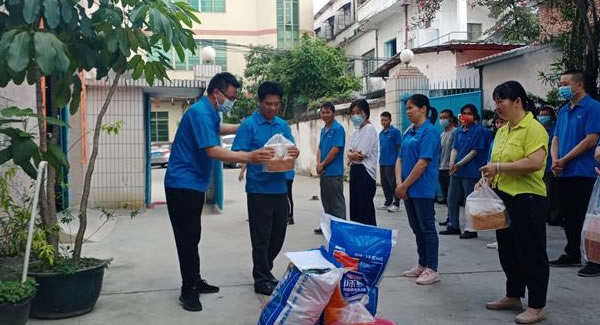 尊重勞動(dòng)，致敬勞動(dòng)者|廣有五金&東莞合頁