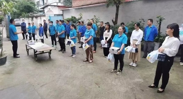 致敬勞動(dòng)者，感悟勞動(dòng)的意義|廣有五金&東莞合頁