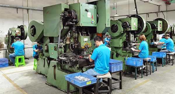 25年只琢磨一件事——讓“開合”這件事，順到?jīng)]存在感|廣有五金&東莞合頁